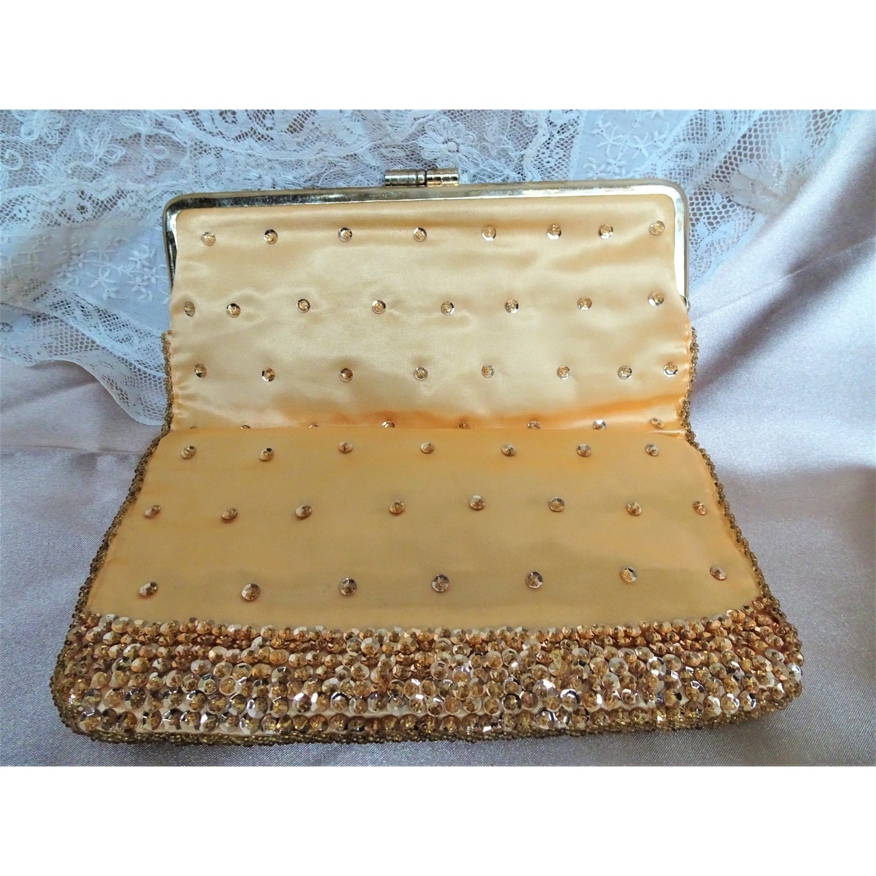 GORGEOUS Vintage Hand Beaded Evening Purse, Golden Glass and Sequined Fold Over Clutch Hand Bag, Elegant Design, Collectible Vin