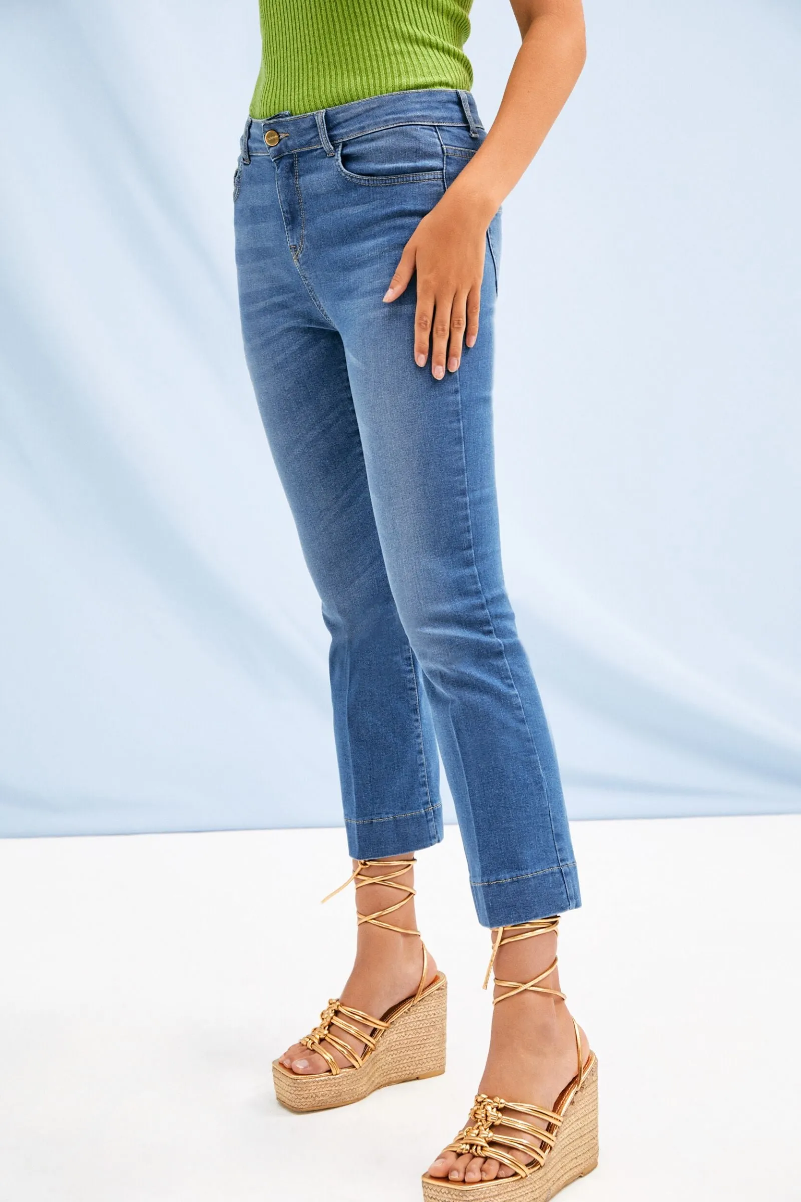 Light Wash Blue Jeans with Five Pockets by Lolitas&L