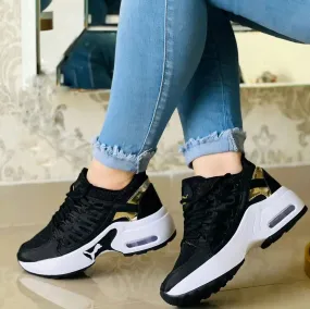 Puma Araa Sneakers